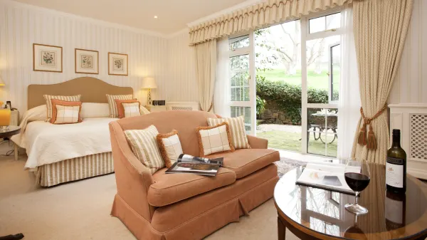 Longueville Manor-Deluxe garden view room